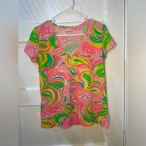 Lilly Pulitzer Pink Flamingo V Neck T Shirt Michele S pink flamingo print EUC